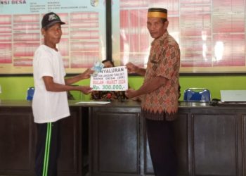 Pemdes Minanga Salurkan BLT: Sangadi : Insya Allah Bermanfaat