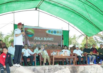 Bupati Iskandar Kamaru Lebaran Ketupatan di Sejumlah Desa
