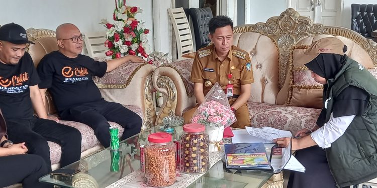 Bupati Iskandar Kamaru Jadi Orang Pertama Dalam Coklit Pilkada Bolsel 2024