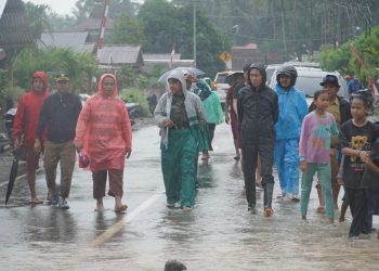 Meski Turut Terdampak Banjir, Bupati Iskandar Gercap Pantau Kondisi Masyarakatnya