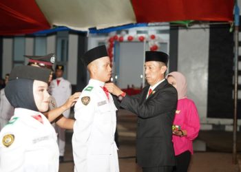 Bupati Iskandar Kamaru Kukuhkan 33 Paskibraka Bolsel 2024