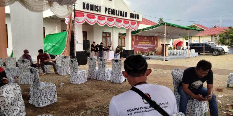 Belum Ada Paslon Bupati-Wabup yang Mendaftar di KPU Bolmut Hingga Hari Kedua Pendaftaran