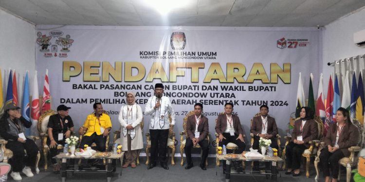 Dikawal Pendukung Militan dan Simpatisan Dari Enam Kecamatan, Asripan Nani-Aktrida Datunsolang Resmi Mendaftar di KPU Bolmut