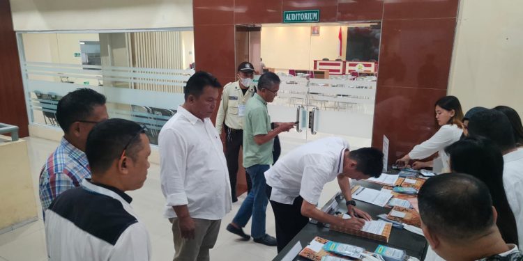 Dua Pasangan Cabup-Cawabup Bolsel Jalani Pemeriksaan Kesehatan di RSUP Prof. DR. R. D. Kandou Manado