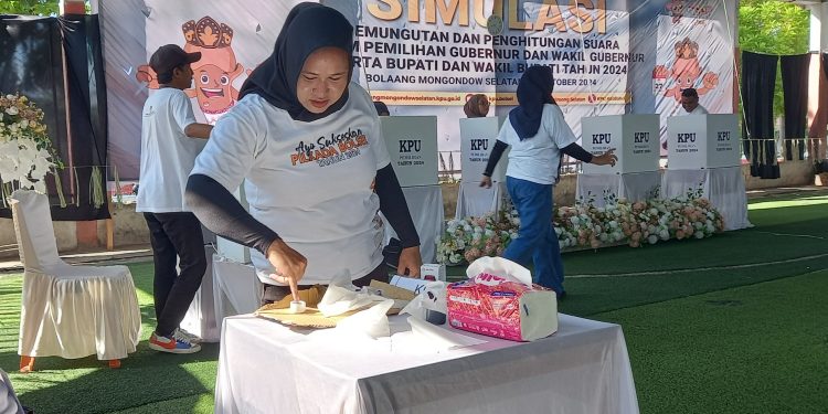 KPU Bolsel Gelar Simulasi Pemungutan dan Penghitungan Suara Pilkada Serentak 2024