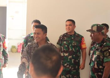 Pjs Bupati Bolsel Tinjau Pembangunan Rumah Korban Erupsi Gunung Ruang di Desa Modisi
