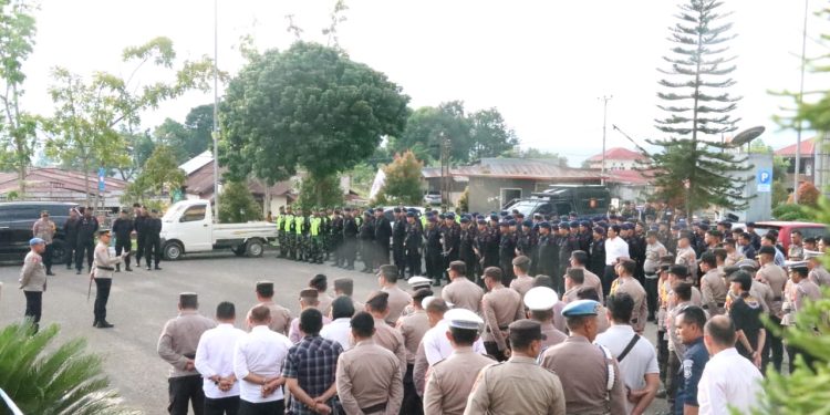 Dibackup Personil Brimob dan TNI, Polres Bolsel Amankan Lokasi Debat Publik Cabup-Cawabup Pilkada Bolsel