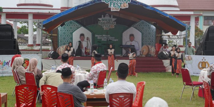 Bupati Iskandar Kamaru Resmi Membuka Kegiatan Bolsel Ramadhan Fest 2025