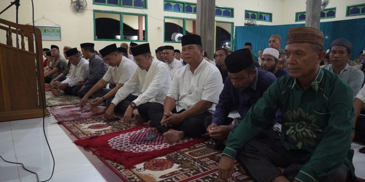 Bupati dan Wabup Bolsel Gelar Safari Ramadhan di Desa Lion Posigadan