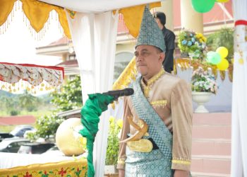 Gunakan Pakaian Adat, Bupati Yusra Alhabsyi Pimpin Upacara Peringatan HUT Ke-71 Kabupaten Bolmong