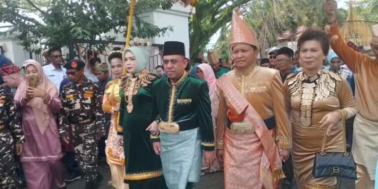 Resmi Bertugas, Yusra Alhabsyi dan Dony Lumenta di Jemput Secara Adat