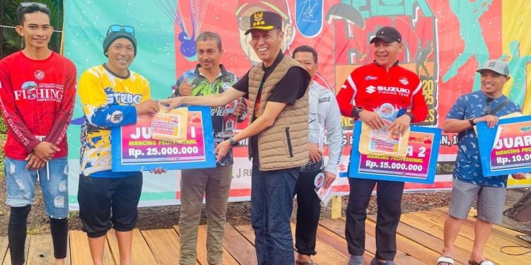 Bintauna Fishing One Juara Umum Fishing Tournament di Teluk H2M Bolsel