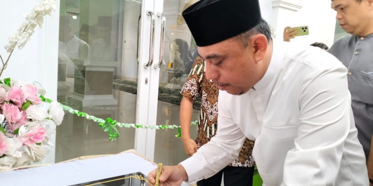 Disambut Hangat Warga, Bupati Yusra Alhabsyi Resmikan Masjid Ar-Rahman Desa Tungoi I