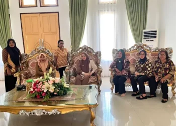 Ketua TP-PKK Bolmong, Ny Kalsum Alhabsyi Support Program Kelompok PEKKA