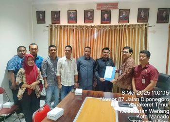 Ketua Bapemperda DPRD Bolmut Serahkan Dua Usulan Ranperda Terkait UMKM