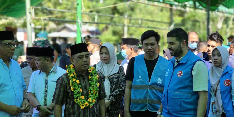 Bupati Yusra Alhabsyi Hadiri Penyembelihan 100 Ekor Hewan Qurban Pemberian Pemerintah Turki