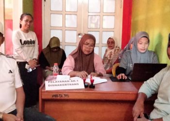 Disnakertrans Bolmut Buka Tiga Layanan Dalam Gelaran Goverment Care di Kecamatan Sangkub