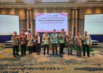 Didampingi Sekda, Bupati Yusra Alhabsyi Hadiri Rakorwil TPAKD se-SulutGo