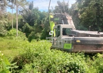 Alat Berat Terparkir di Desa Huntuk, Diduga Akan Digunakan di KM 20