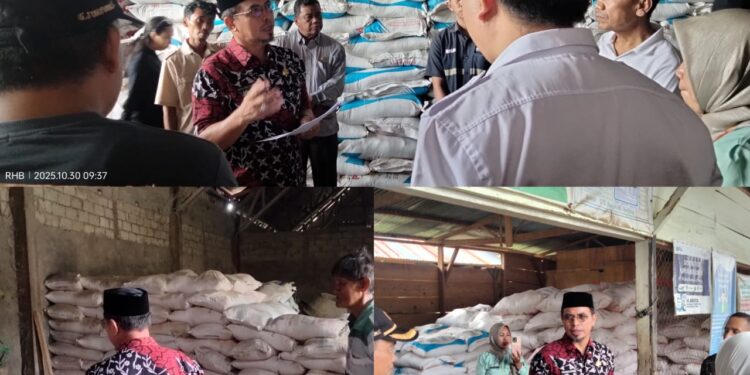 Pastikan Ketersediaan, Bupati Bolmut Sidak Agen dan Pengecer Pupuk Bersubsidi