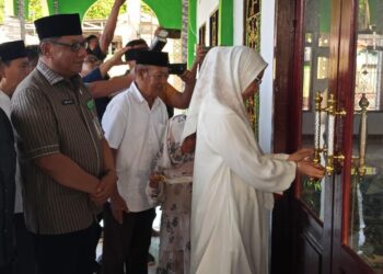 Sekda Bolmong Abdullah Mokoginta Hadiri Peresmian Masjid Agung Hajar Aswad Desa Wangga Satu