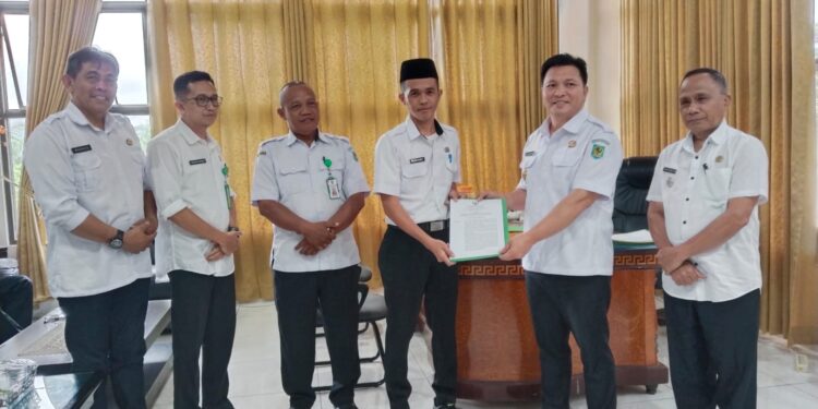 Wabup Dony Lumenta Serahkan SK Pjs dan Plt Tiga Sangadi di Bolmong