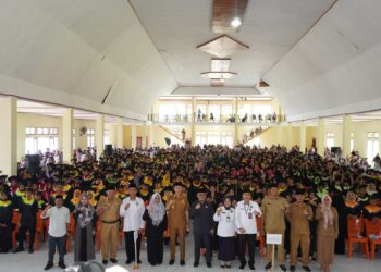 Bupati Iskandar Kamaru Hadiri Wisuda Santri dan Gama JUZ 30 TPQ/TKQ