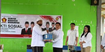 Rayakan HUT ke-18 Gerindra, Dony Lumenta Wakili YSK Salurkan Bantuan ke Ponpes Al-Hidayah Desa Tadoy